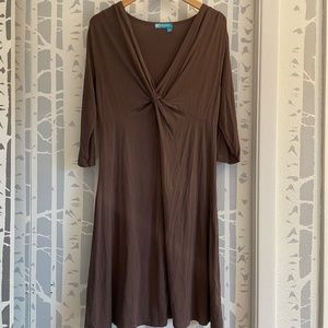FRESH PRODUCE Brown Knit Dress with V-Neck & Front Twist Detail size Large